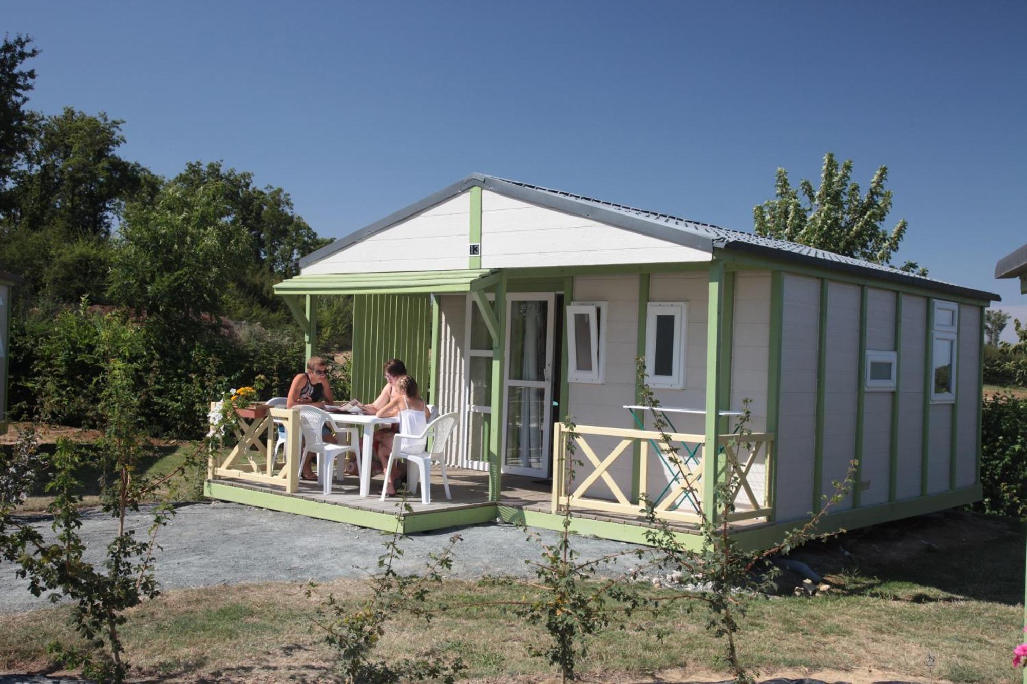Hotel Camping Des Rulieres Saint-Valérien Pokoj fotografie