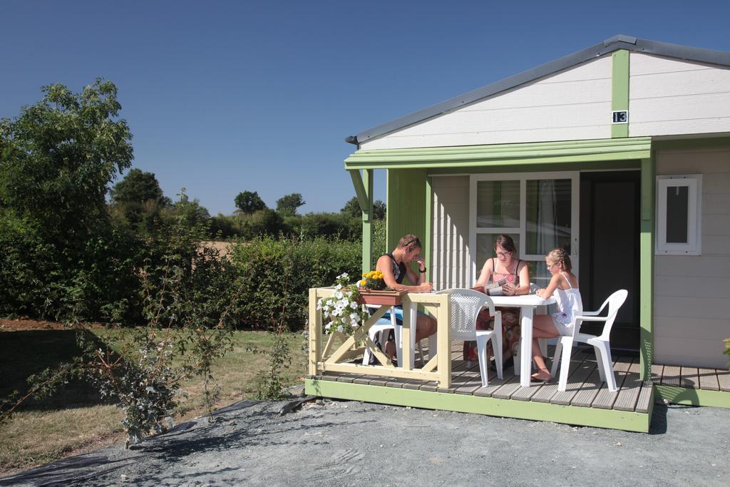 Hotel Camping Des Rulieres Saint-Valérien Exteriér fotografie